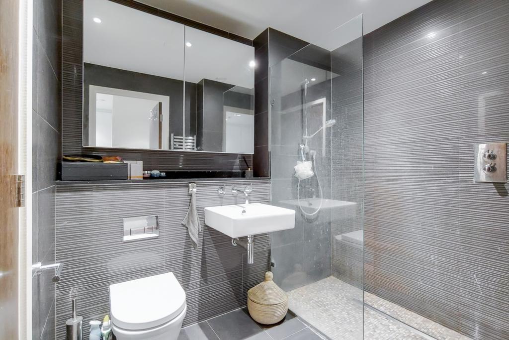 3 Bathroom-0