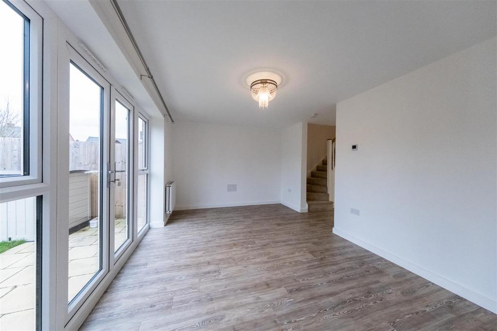 3 Waterfield Road-011.jpg