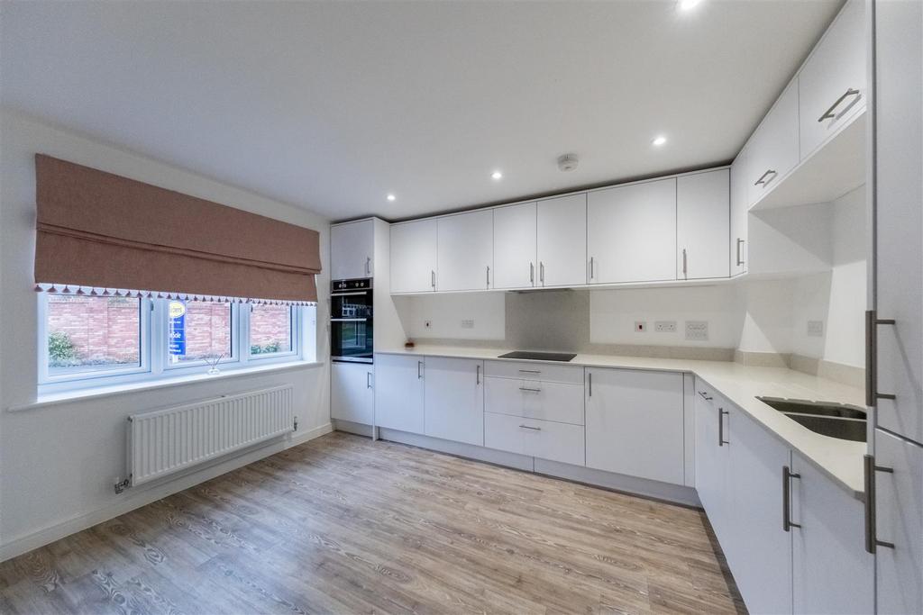 3 Waterfield Road-002.jpg