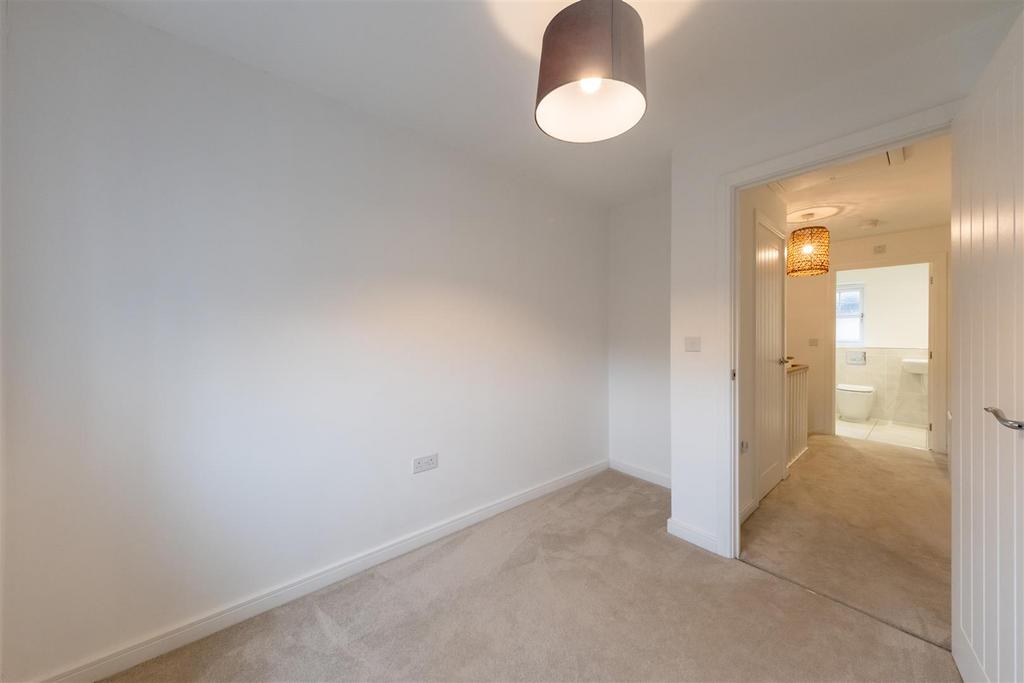 3 Waterfield Road-024.jpg