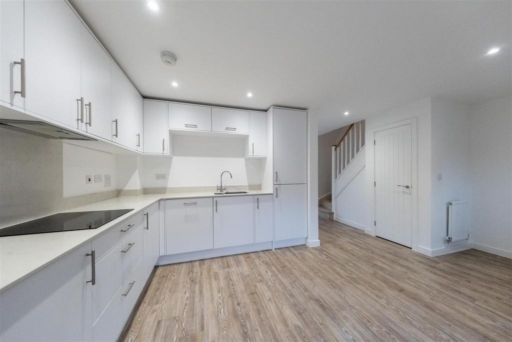 3 Waterfield Road-005.jpg