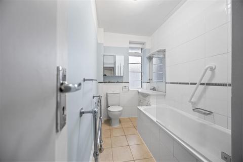 1 bedroom flat for sale, Belsize Avenue, Belsize Park NW3