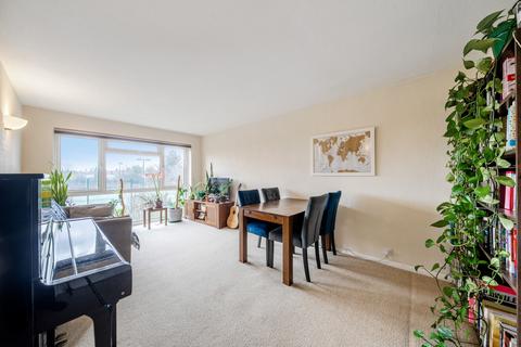 Blenheim Road, Raynes Park, London, SW20