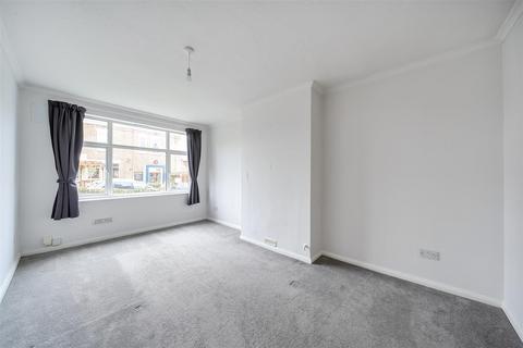 undefined, Chiltern Drive, Surbiton