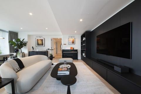 undefined, Pan Peninsula Square, London, E14