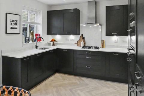 3 bedroom semi-detached house for sale, Betts Close, Banbury