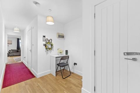 undefined, Hessel Street, London, E1
