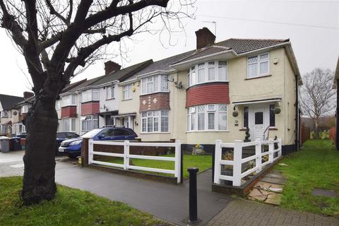 3 bedroom end of terrace house for sale, Victoria Avenue, Wembley, Middlesex