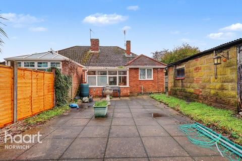 2 bedroom semi-detached bungalow for sale, Lilburne Avenue, Norwich