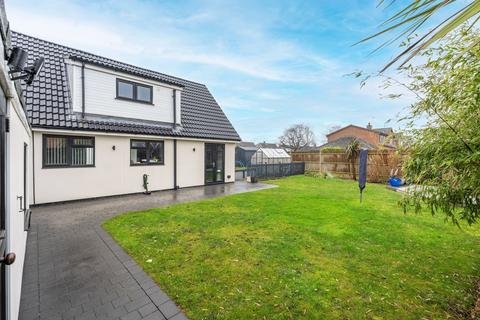 4 bedroom detached house for sale, Westland Road, Oulton Broad South