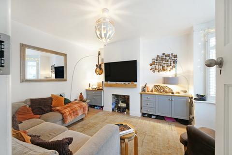 4 bedroom terraced house for sale, Cairnfield Avenue, London, NW2