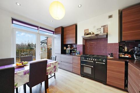 4 bedroom terraced house for sale, Cairnfield Avenue, London, NW2