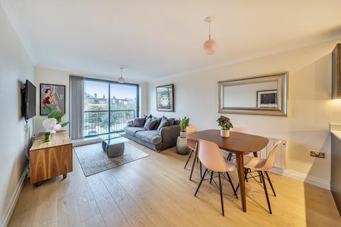 2 bedroom flat for sale, Tottenham Lane, Crouch End, London, N8