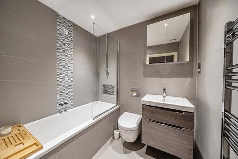 2 bedroom flat for sale, Tottenham Lane, Crouch End, London, N8