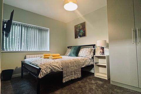 undefined, Kingsway, Hayes UB3