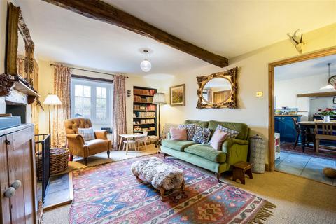 3 bedroom cottage for sale, College Square, Upper Heyford