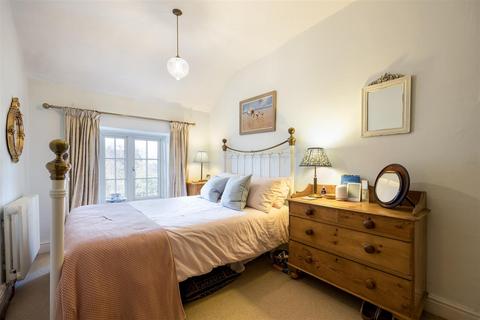 3 bedroom cottage for sale, College Square, Upper Heyford