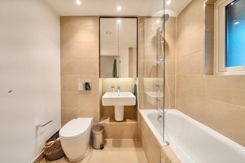 1 bedroom flat for sale, Bradley Road, London, SW4