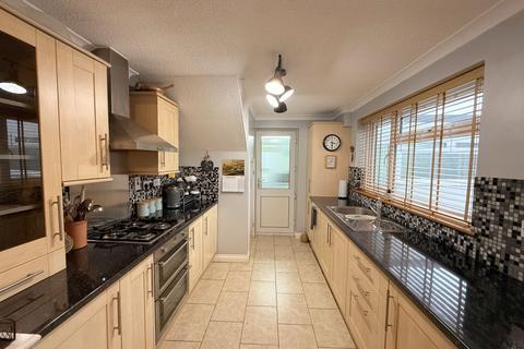 undefined, Newtown, Tewkesbury GL20