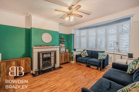 4 bedroom terraced house for sale, Fairlop Road, Barkingside, IG6