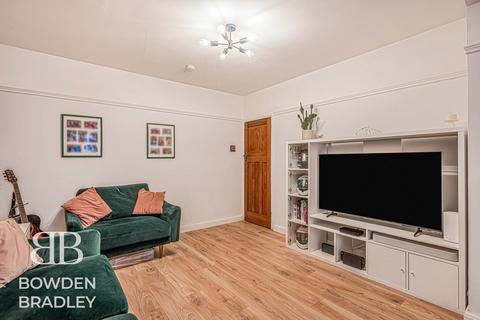 4 bedroom terraced house for sale, Fairlop Road, Barkingside, IG6
