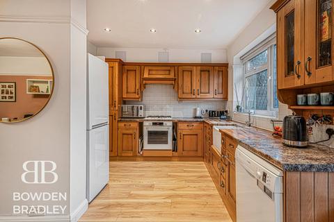 4 bedroom terraced house for sale, Fairlop Road, Barkingside, IG6