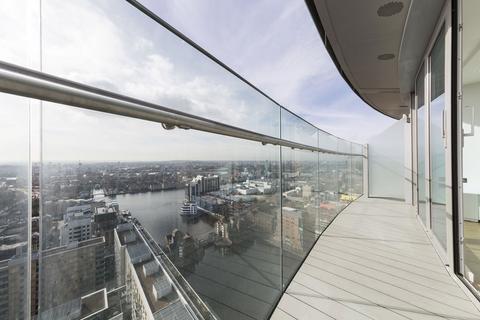 Studio to rent, Crossharbour Plaza, London E14