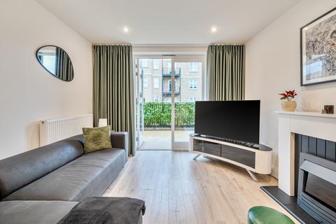 1 bedroom flat for sale, Mornington House, Atkinson Close, London, SW20