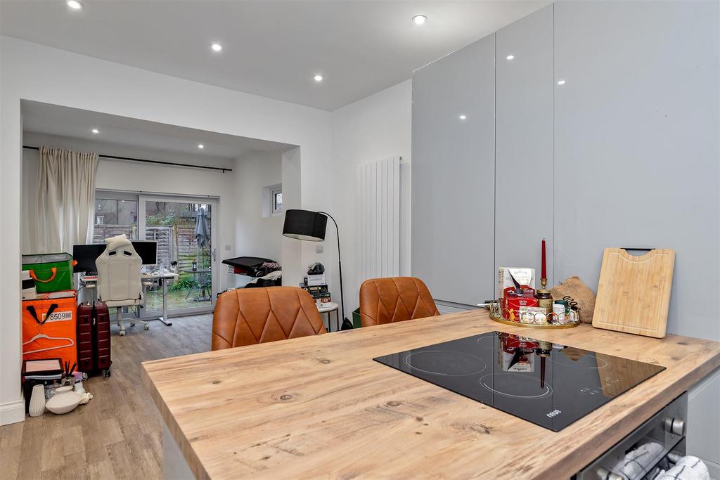 114a Hatfield Road-12.jpg