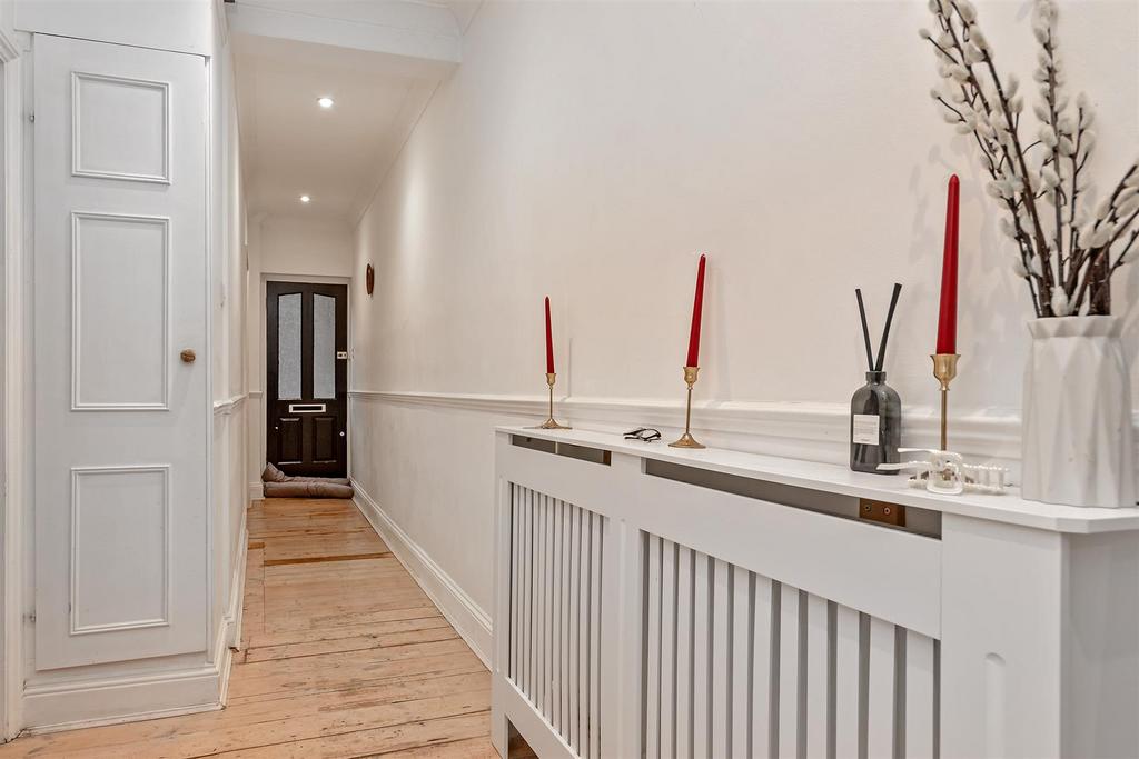 114a Hatfield Road-6.jpg