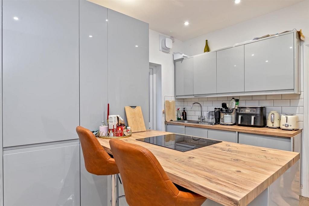 114a Hatfield Road-10.jpg