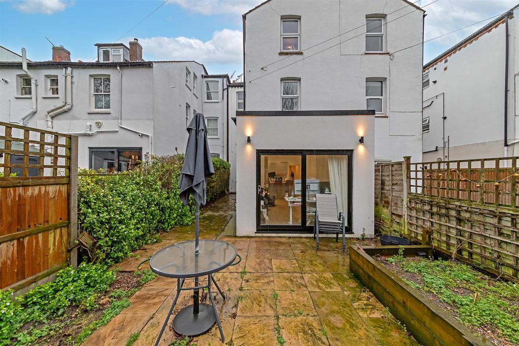 114a Hatfield Road-17.jpg