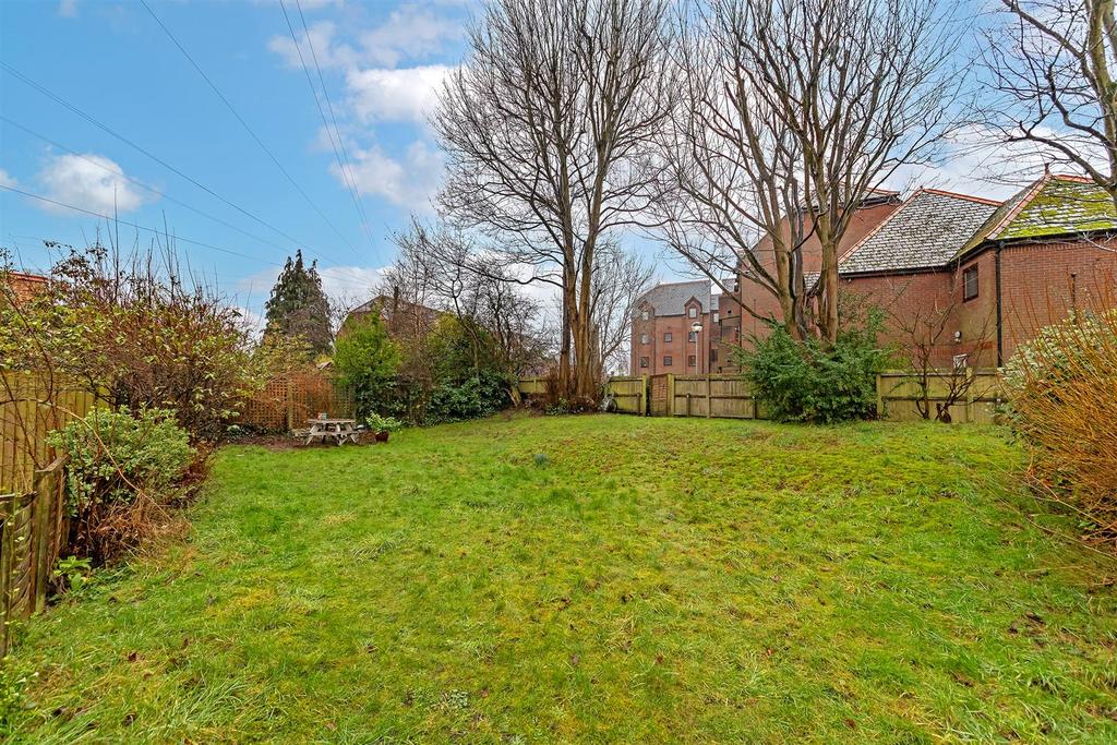 114a Hatfield Road-18.jpg