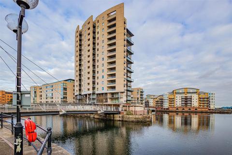 2 bedroom apartment to rent, Falcon Drive, Cardiff CF10