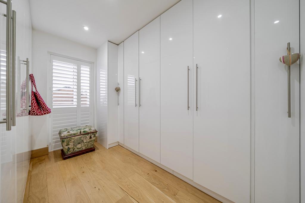Bedroom 3 / Walk-in Wardrobe