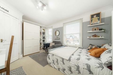 3 bedroom terraced house for sale, Glebeland Gardens, Shepperton TW17