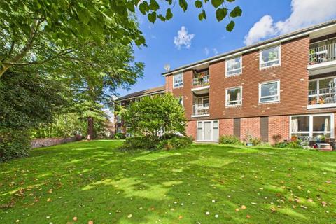 2 bedroom flat for sale, Monkley Court, Caversham