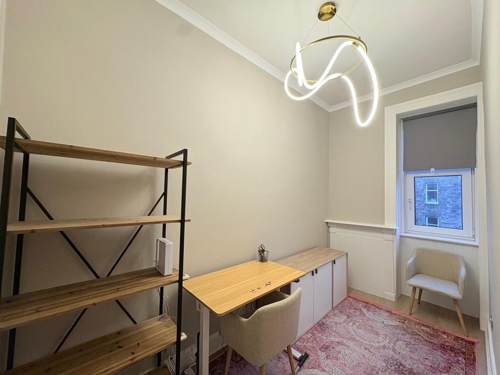 22 6 MR 2nd Bedroom Home Office-1jpg