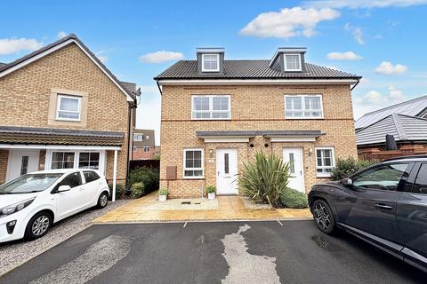 4 bedroom semi-detached house for sale, Worcester Gardens, Bourne, PE10