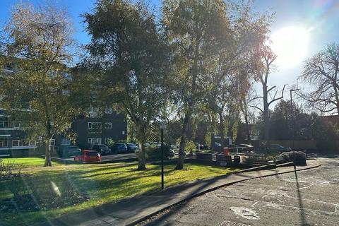 1 bedroom flat to rent, Lodge Close, Edgware, Greater London, HA8 7RL