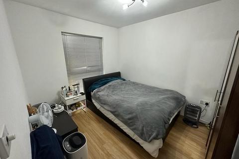 1 bedroom flat to rent, Lodge Close, Edgware, Greater London, HA8 7RL