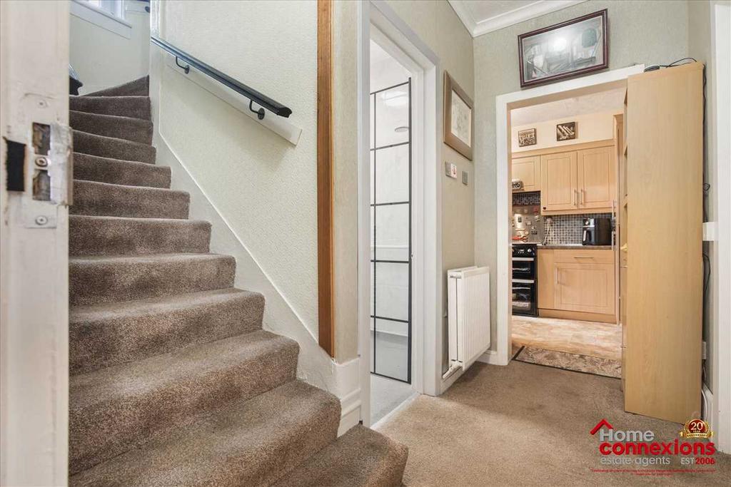 Entrance Hallway (2)