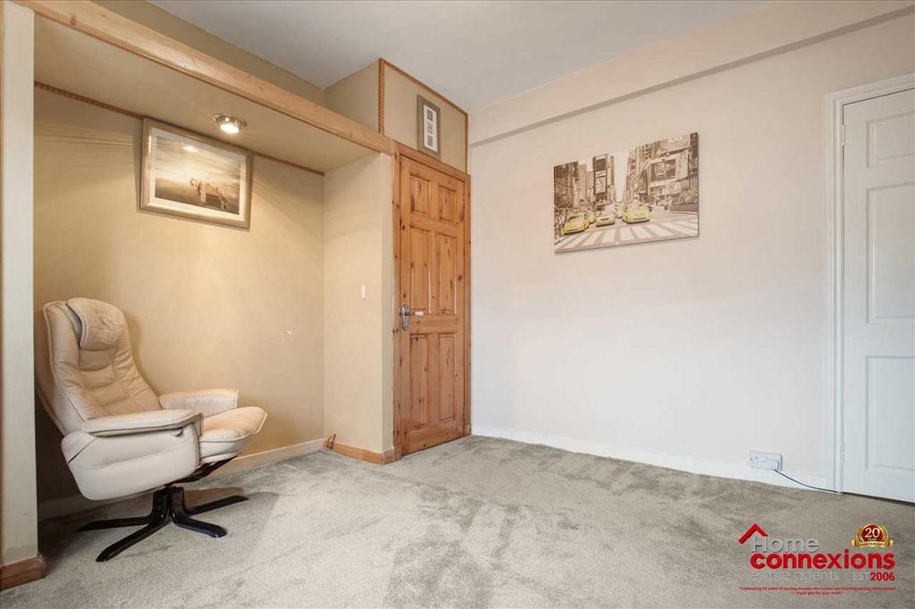Bedroom One (3)