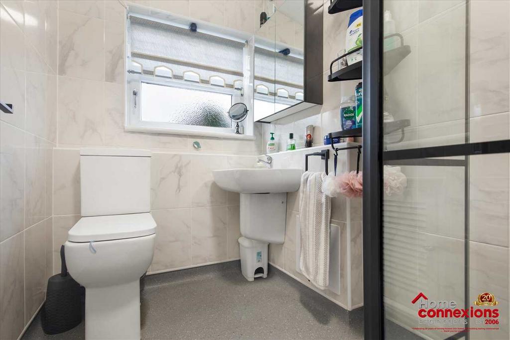 Lower Level Shower