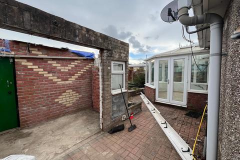 2 bedroom semi-detached bungalow for sale, Rhos Avenue, Hengoed CF82