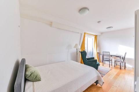 undefined, Cromwell Road, Kensington, London, SW5