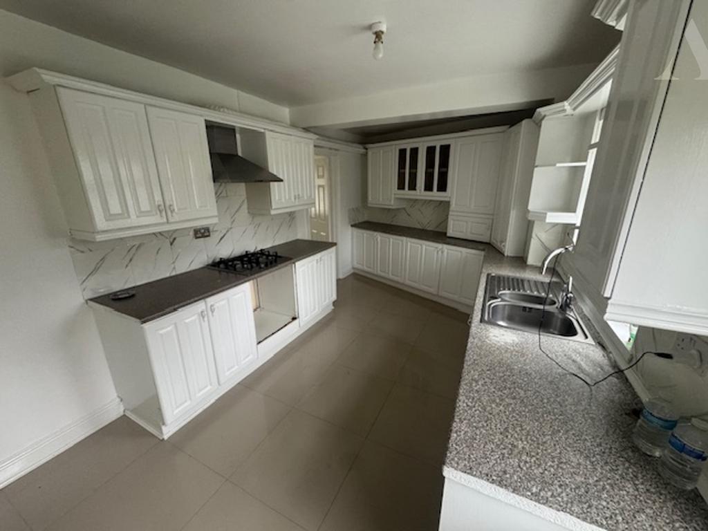 1 Fernbank Road Front kitchen x 2.jpeg