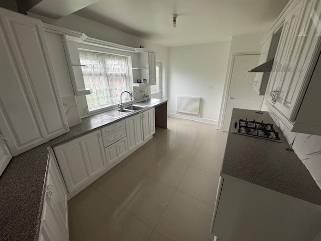 1 Fernbank Road Front kitchen.jpeg