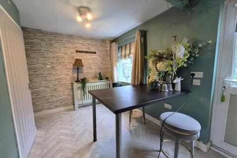 3 bedroom end of terrace house for sale, Kendal Road, Macclesfield SK11