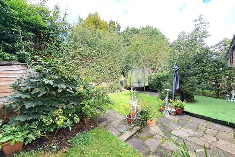 3 bedroom end of terrace house for sale, Kendal Road, Macclesfield SK11